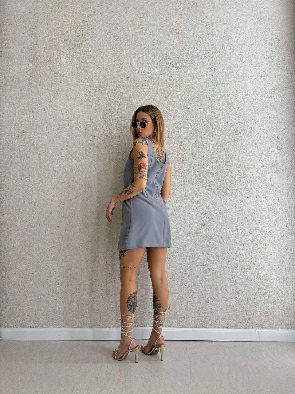 CONJUNTO VESTIDO COM BLAZER CINZA