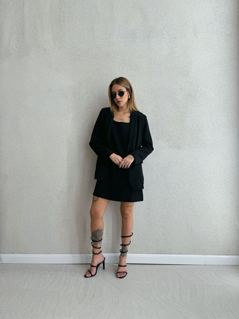 CONJUNTO VESTIDO COM BLAZER PRETO
