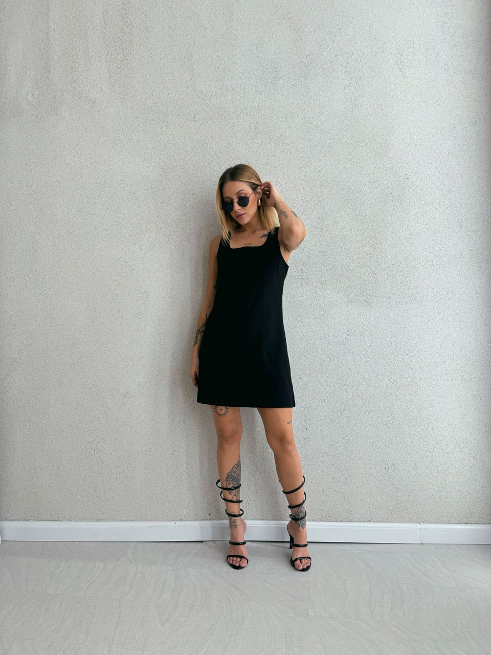 CONJUNTO VESTIDO COM BLAZER PRETO