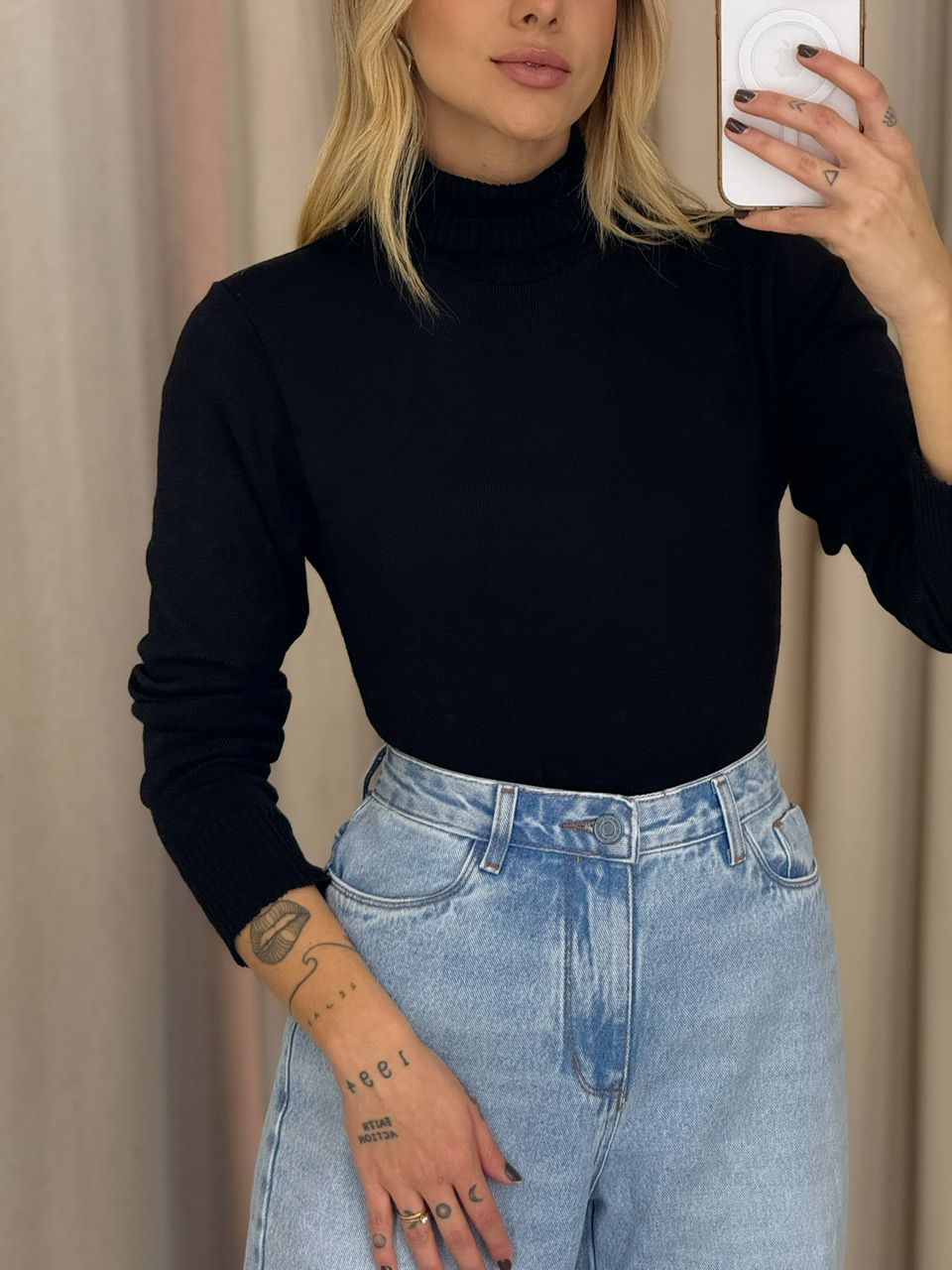 CACHARREL TRICOT GOLA PRETO