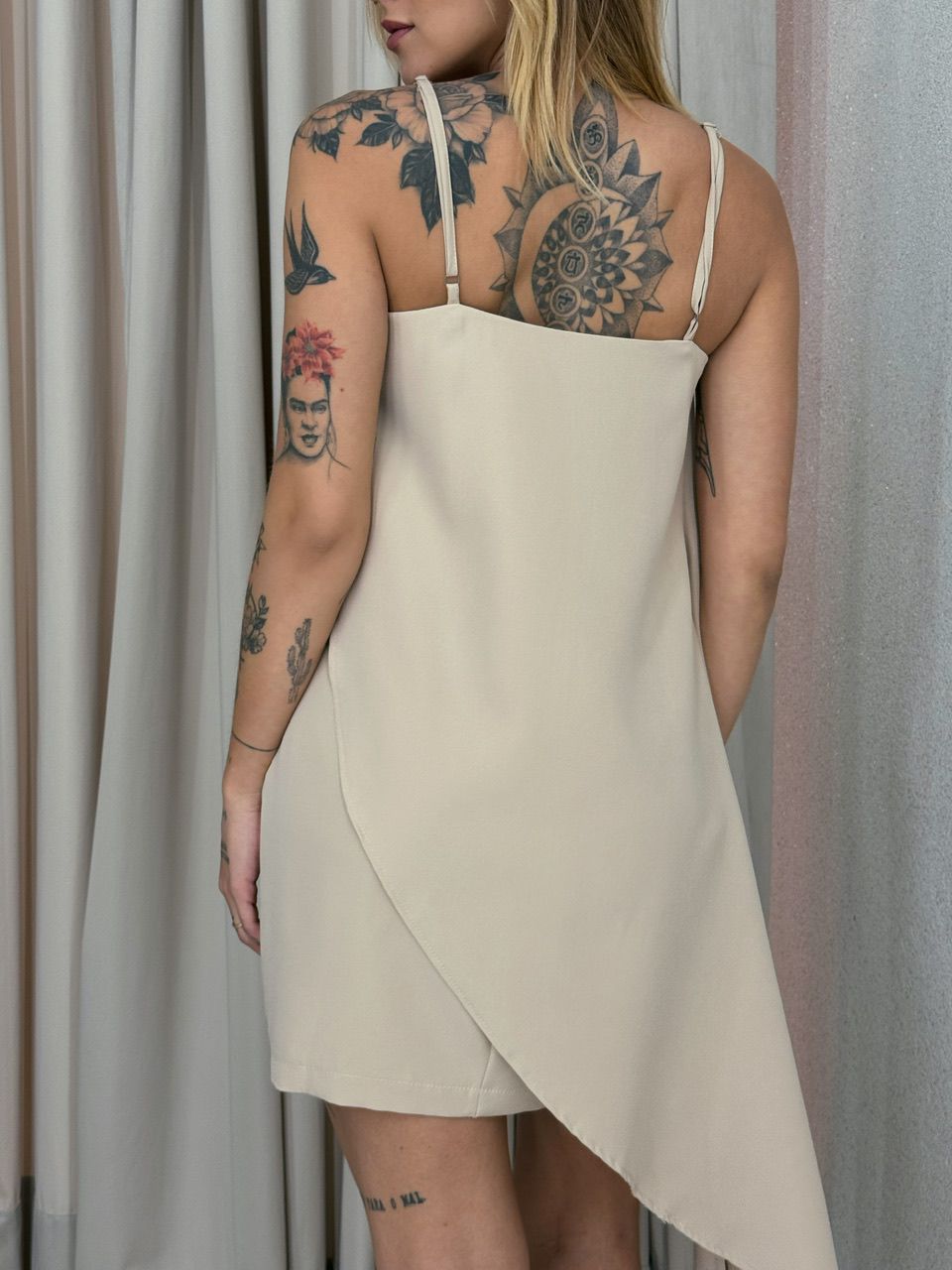 VESTIDO EMÍLIA ALÇA BEGE