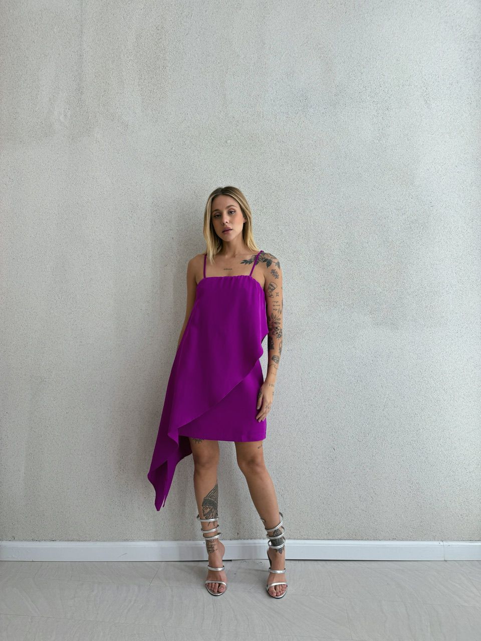 VESTIDO EMÍLIA ALÇA FUCSIA