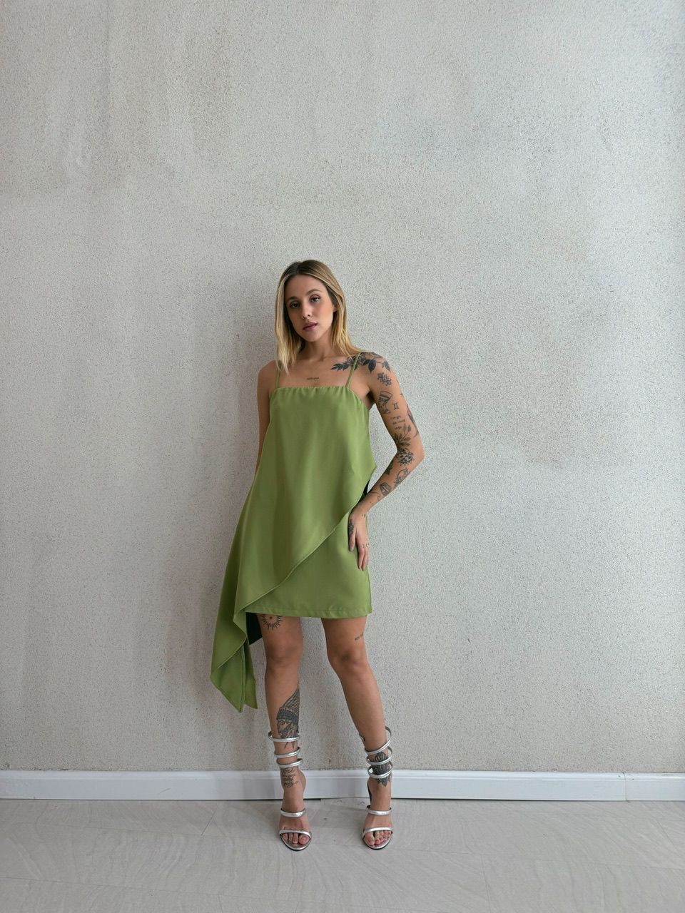 VESTIDO EMÍLIA ALÇA PISTACHE