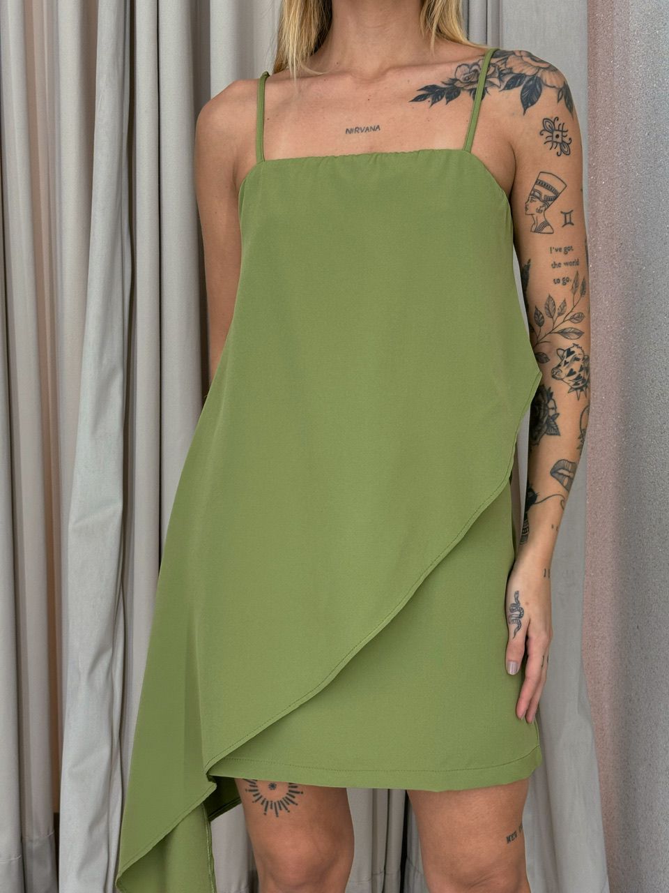 VESTIDO EMÍLIA ALÇA PISTACHE
