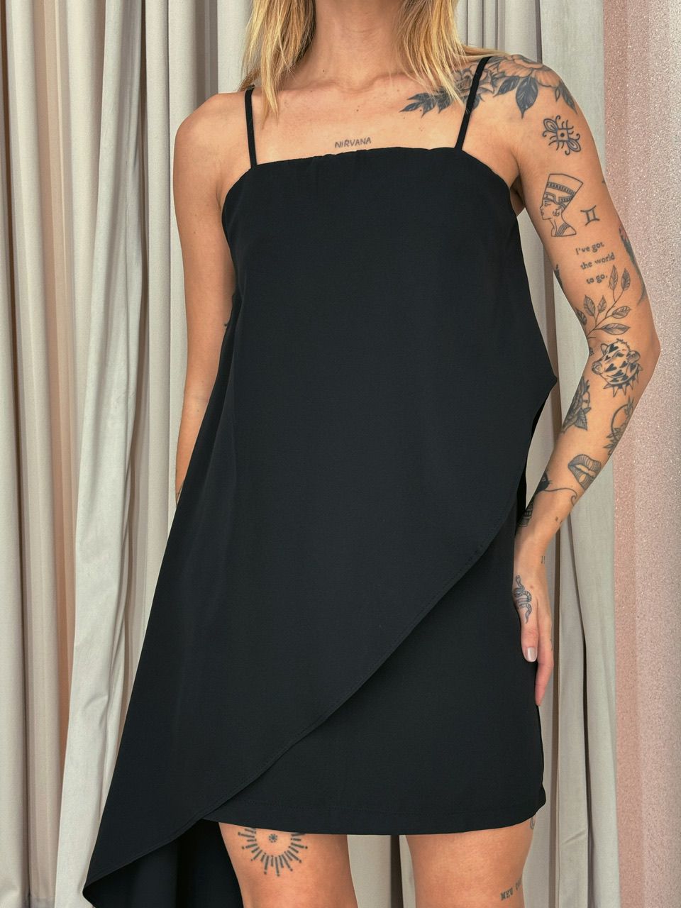 VESTIDO EMÍLIA ALÇA PRETO