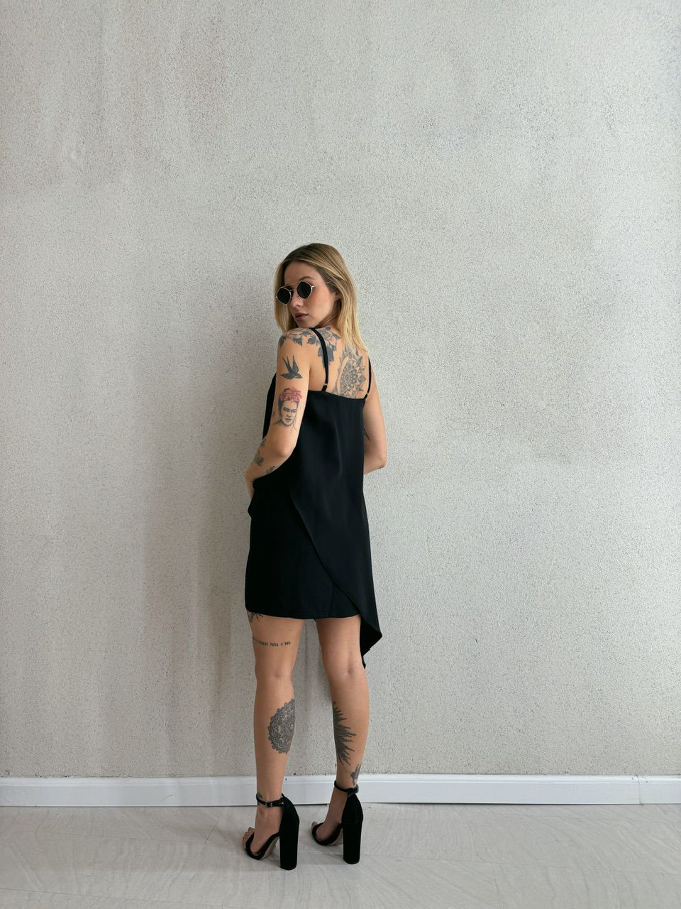 VESTIDO EMÍLIA ALÇA PRETO