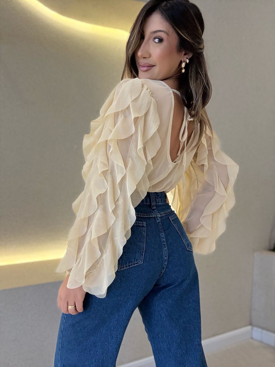 BLUSA MARIA ISIS BABADOS NUDE