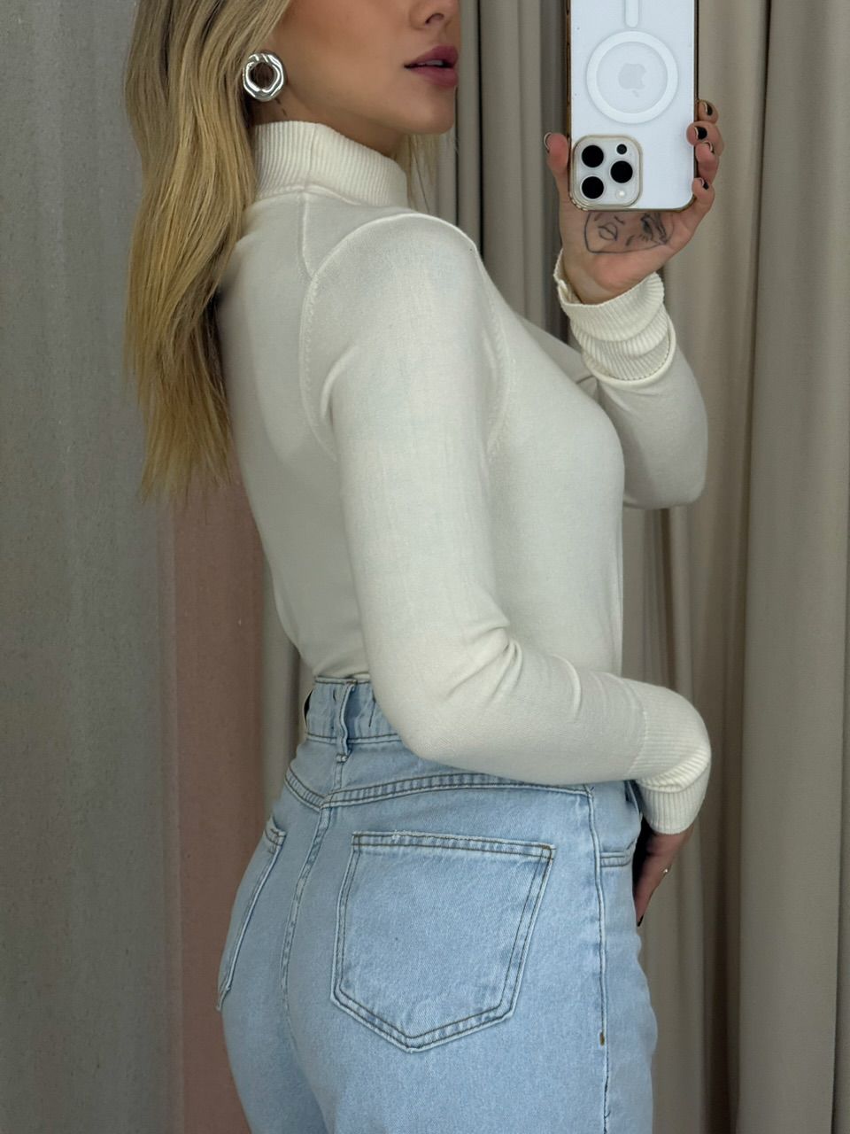 SUÉTER ELEONORA GOLA OFF
