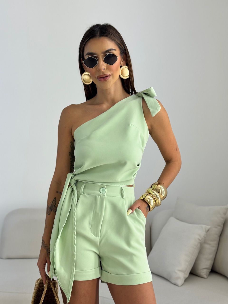 CONJUNTO TAIS BLUSA ASSIMÉTRICA VERDE