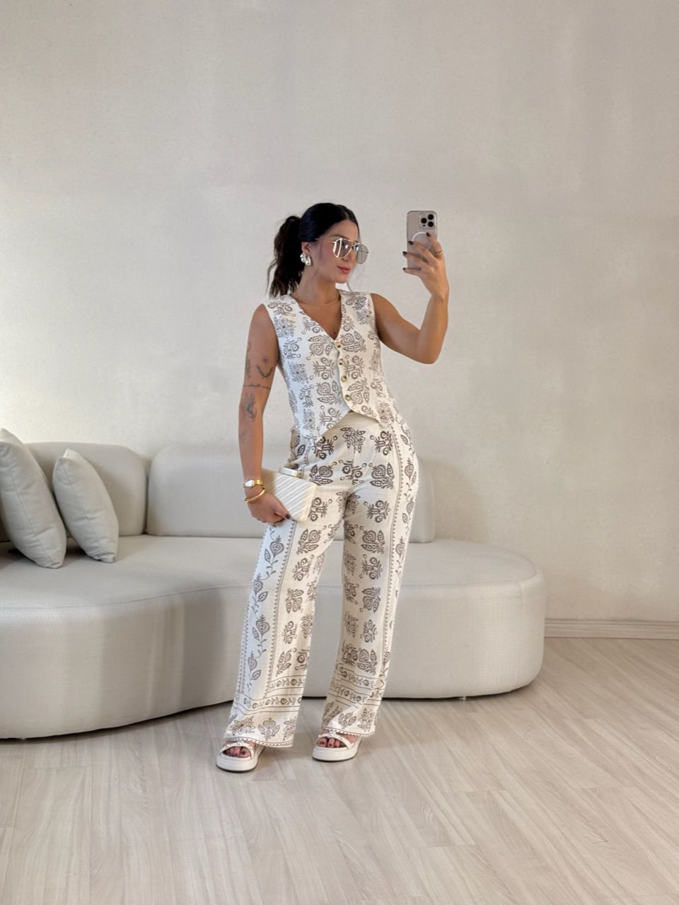 CONJUNTO GABI COLETE CALÇA CRU/MARROM - 0057480392 - CAROLLA FERRARO