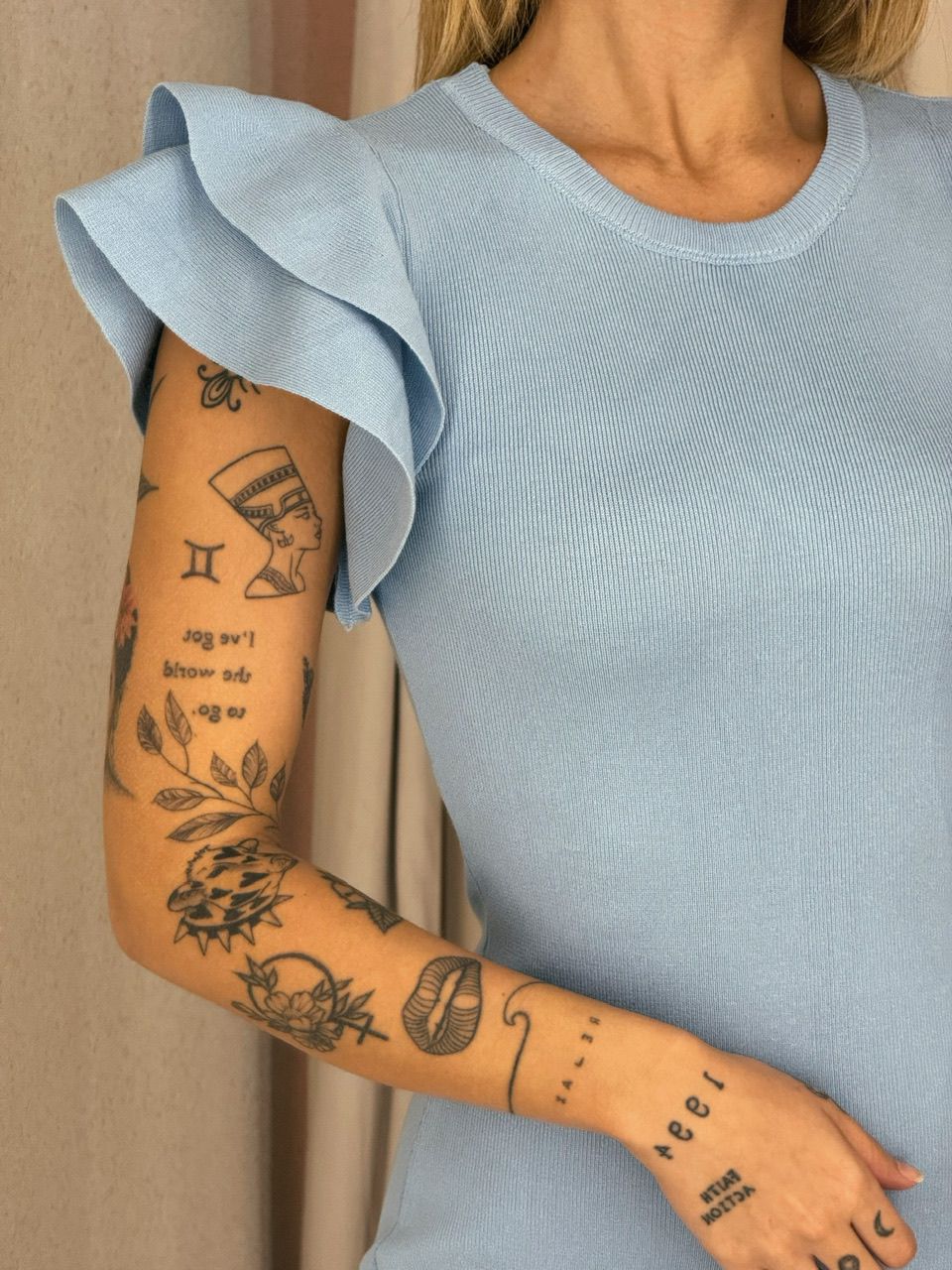 VESTIDO JANE MANGA BABADOS BABY BLUE