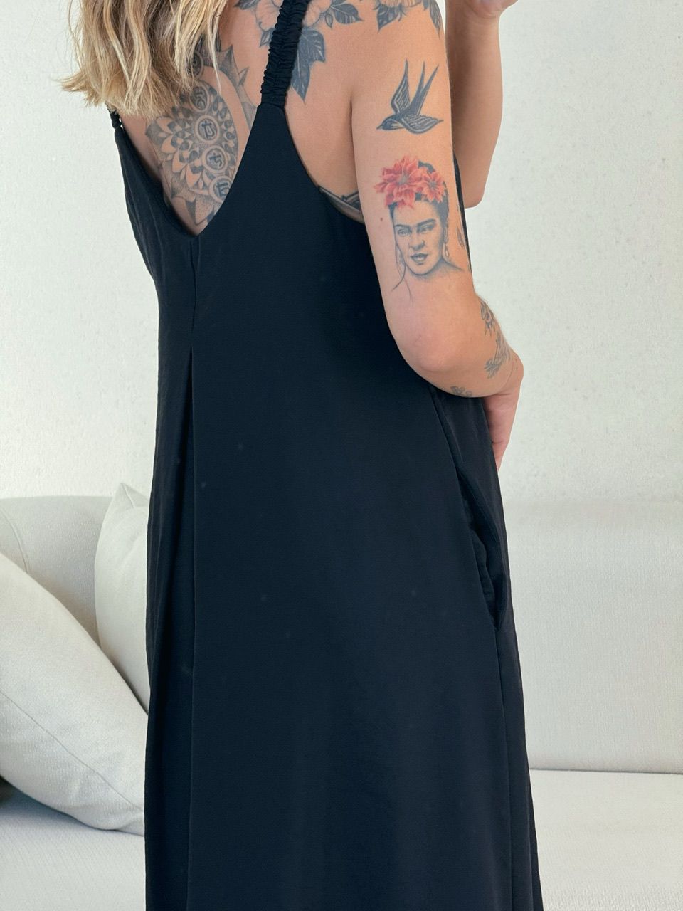 VESTIDO SUZANE MIDI ALÇA PRETO