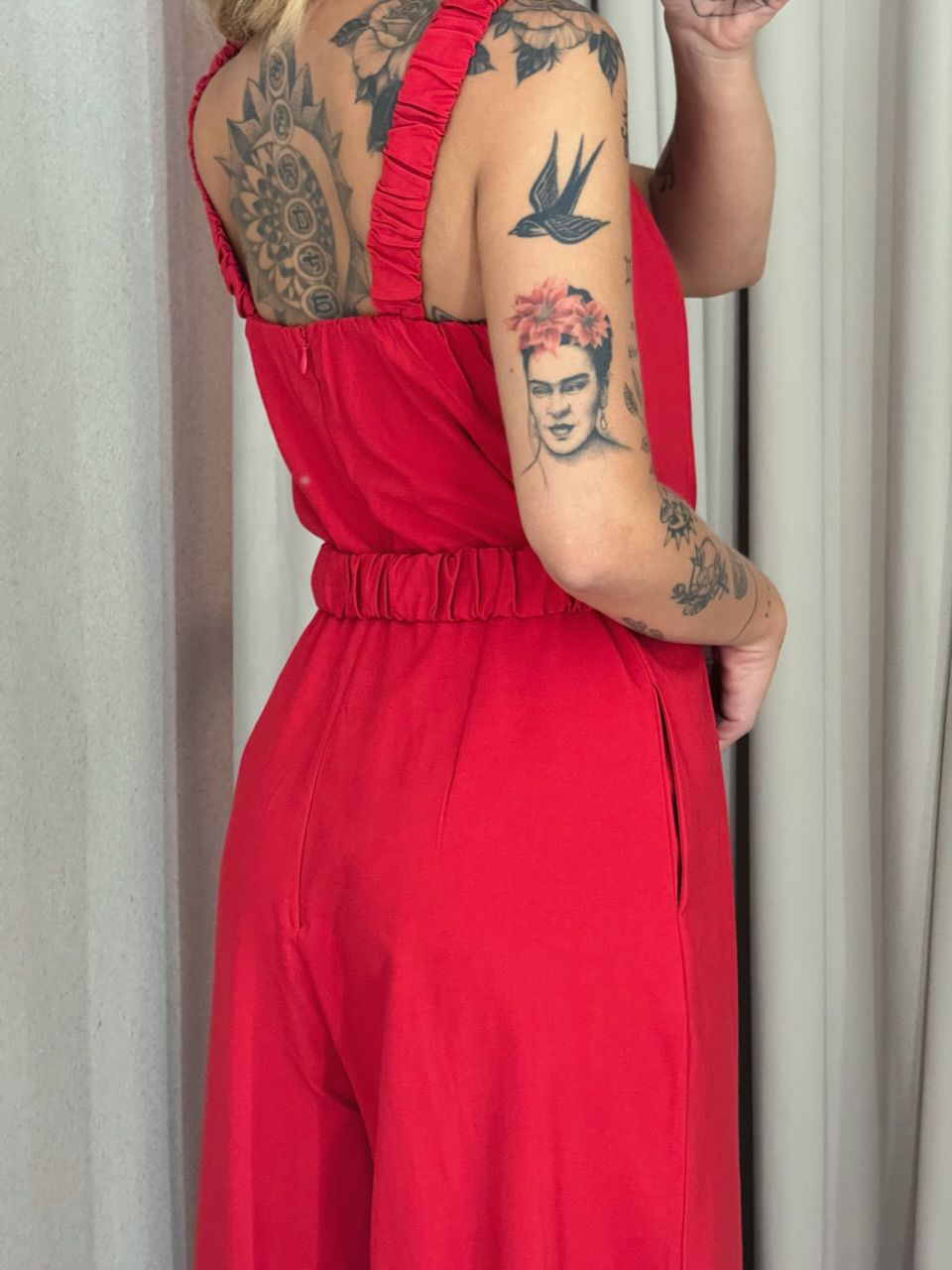 MACACÃO ISADORA alça vermelho