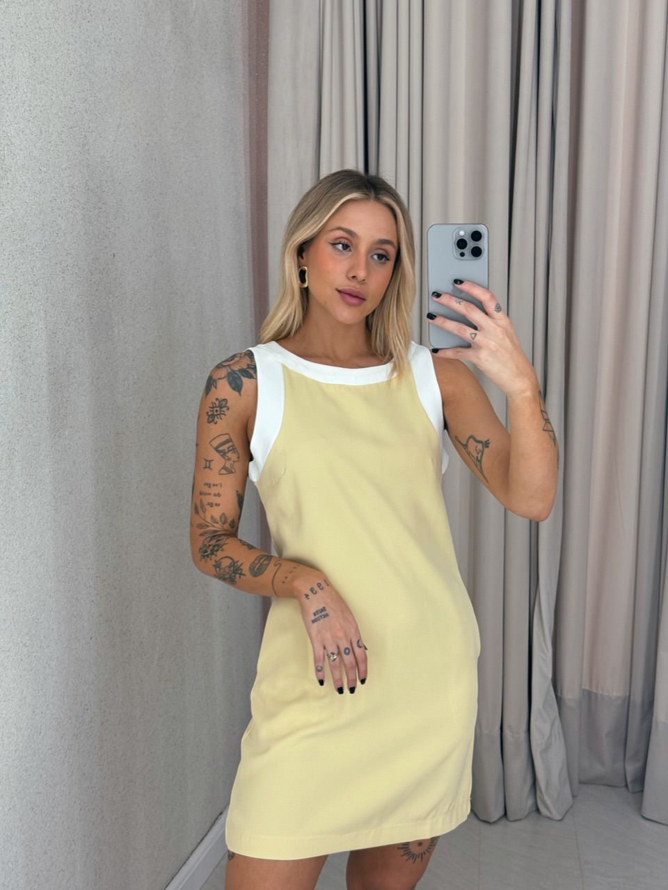 VESTIDO JANAÍNA CURTO YELLOW BUTTER