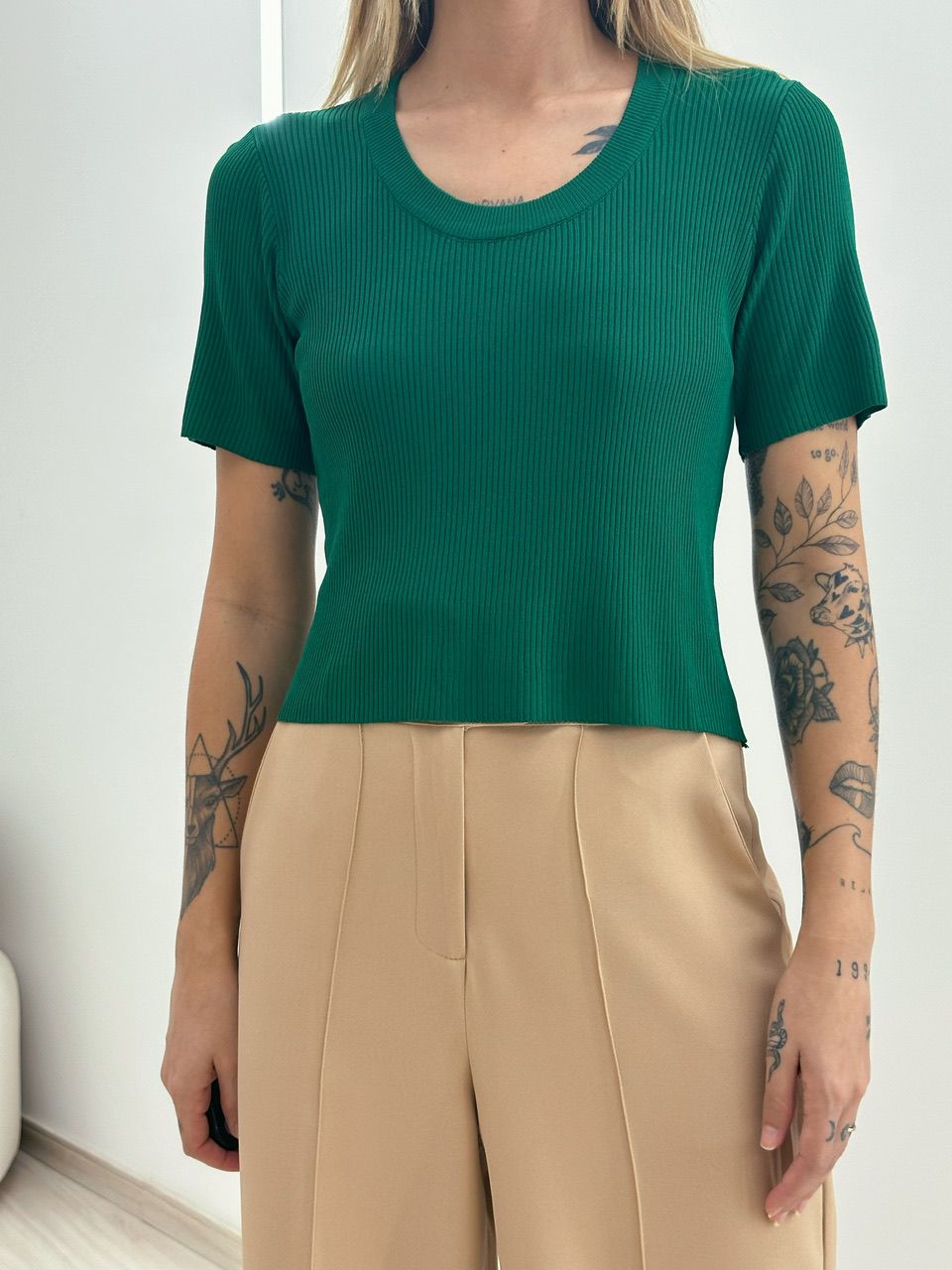 BLUSA MALHA TRICÔ CANELADA VERDE
