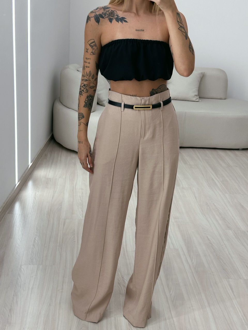 CALÇA JÚLIA PANTALONA AREIA - 0049740110 - CAROLLA FERRARO