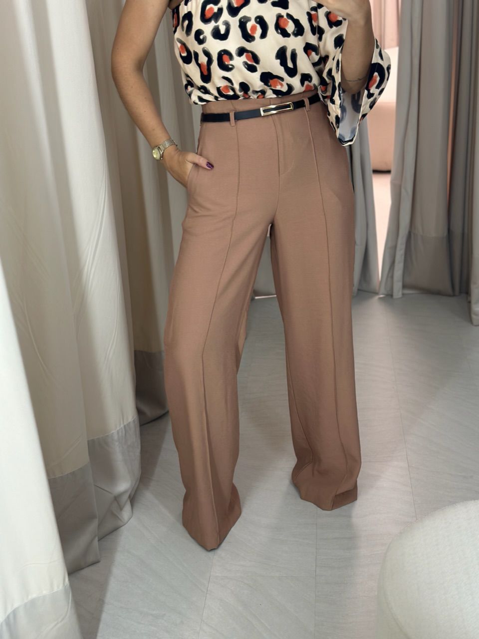 CALÇA JÚLIA PANTALONA CAPUCCINO - 0049740125 - CAROLLA FERRARO