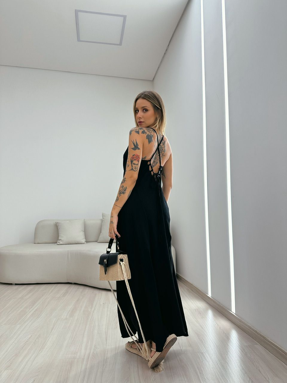 VESTIDO TAIS FRENTE ÚNICA PRETO