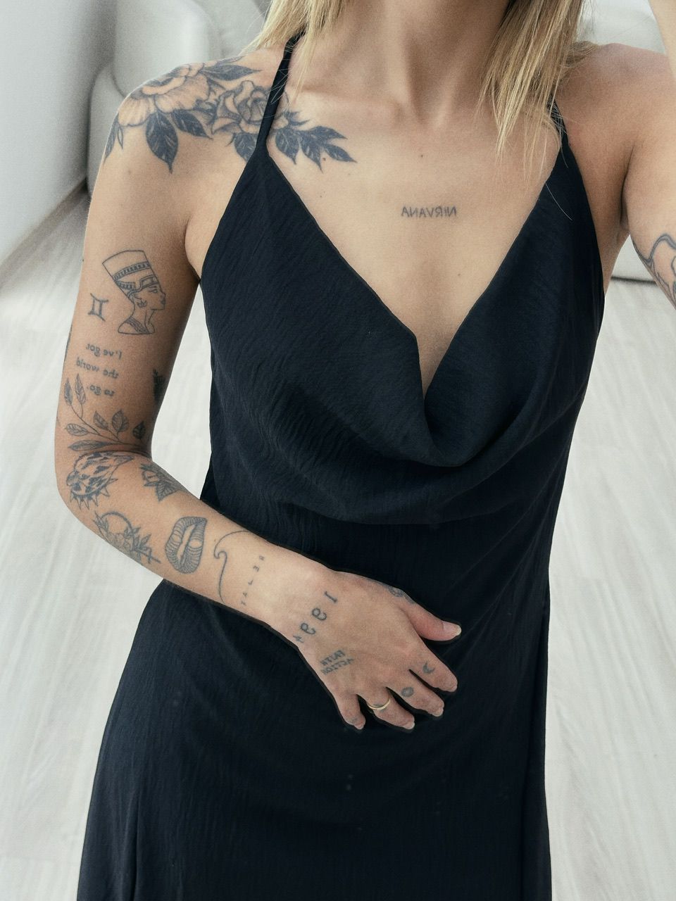 VESTIDO TAIS FRENTE ÚNICA PRETO