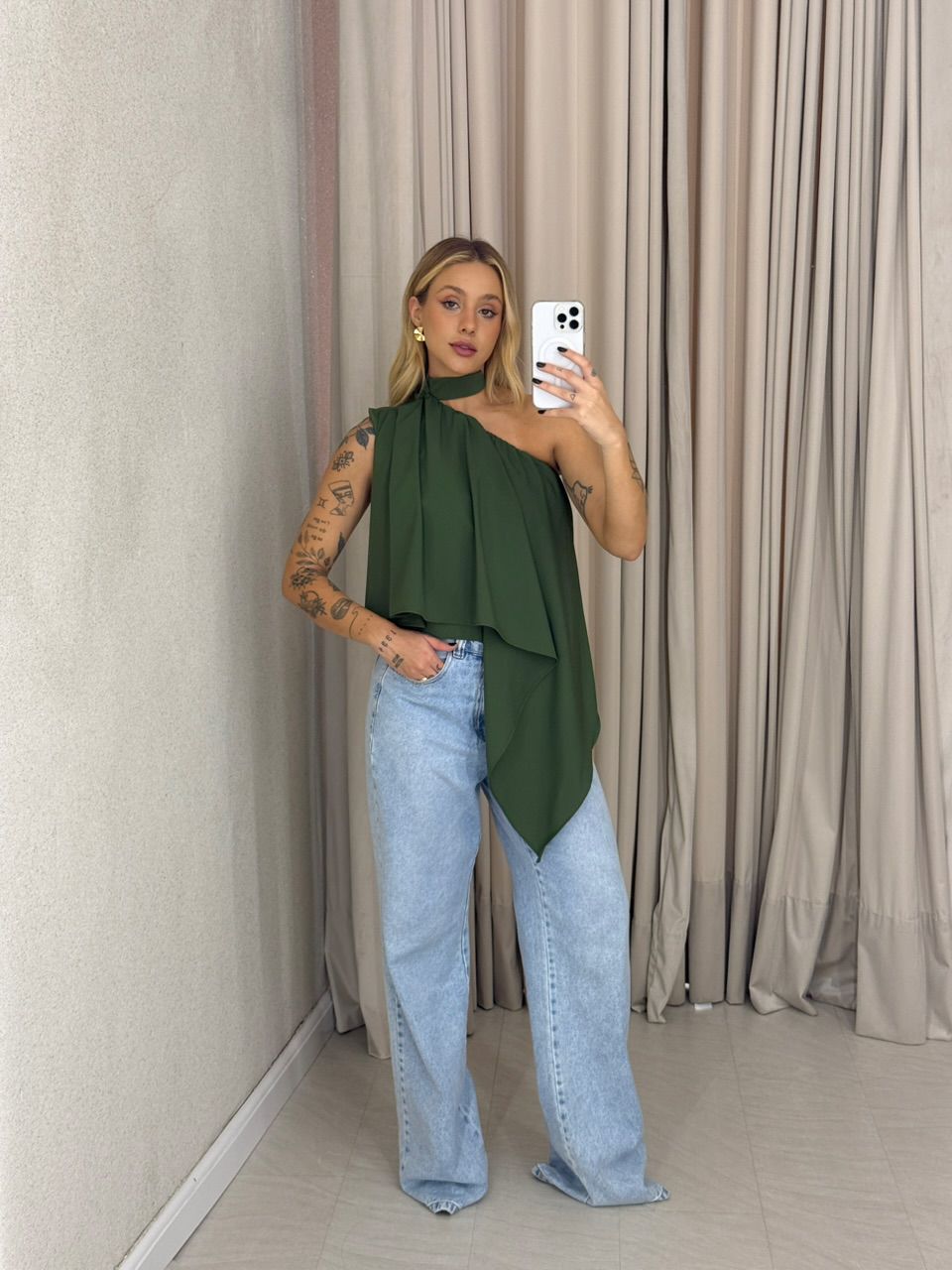 BLUSA ZOE GOLA ASSIMÉTRICA VERDE 02