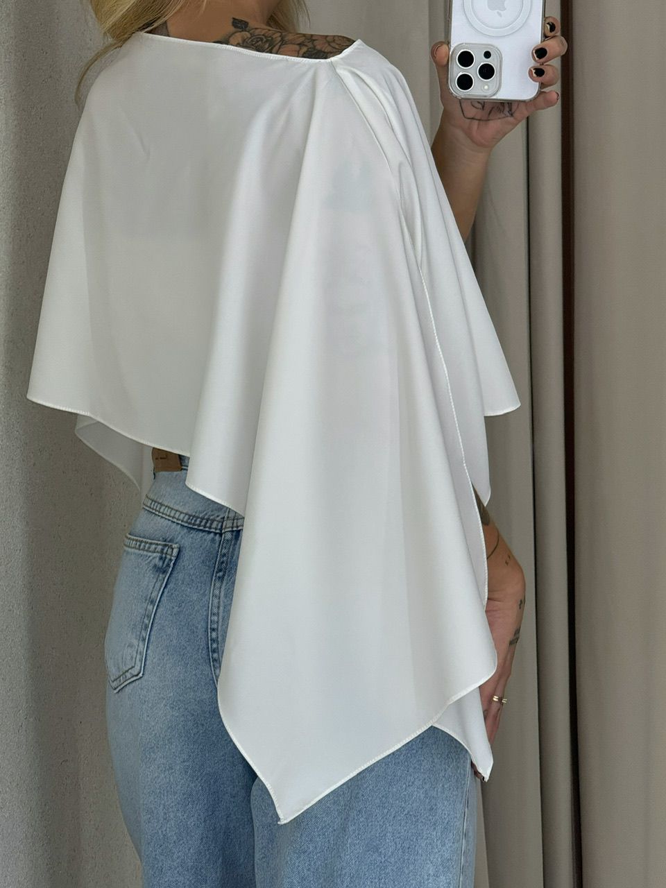 CROPPED URSULA CAPA OFF