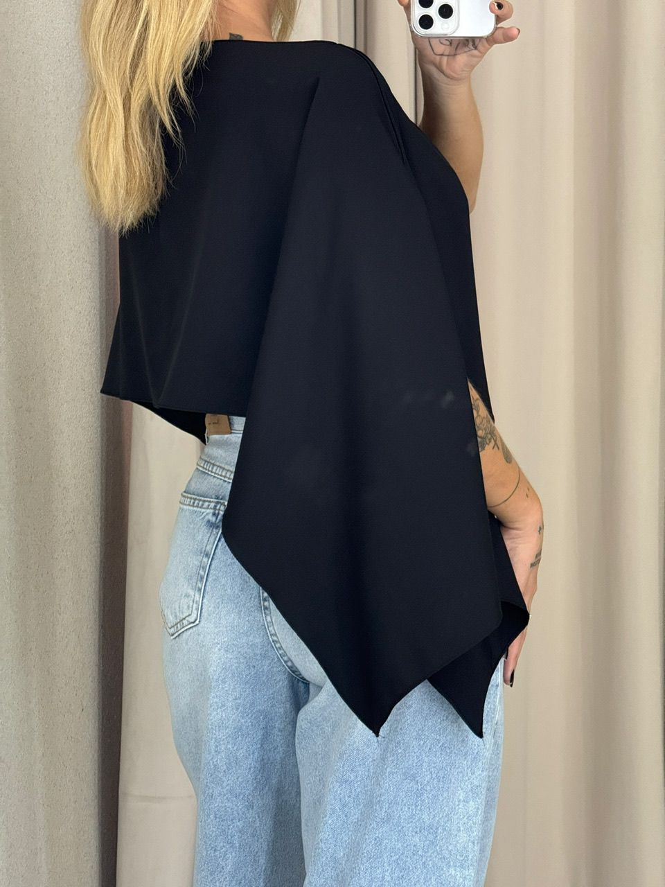 CROPPED URSULA CAPA PRETO