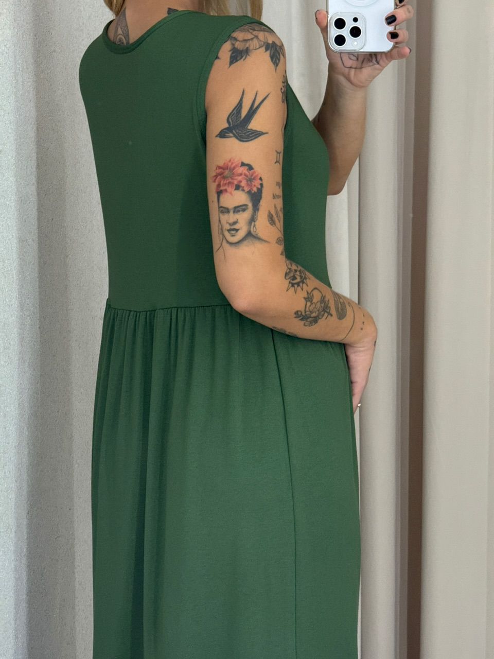 VESTIDO GILDA CAVADO Verde Oliva
