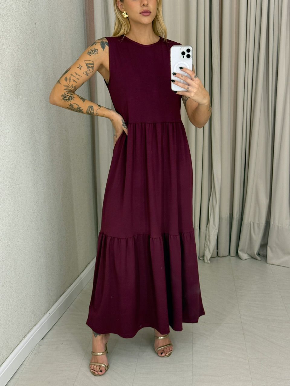 VESTIDO GILDA CAVADO VINHO