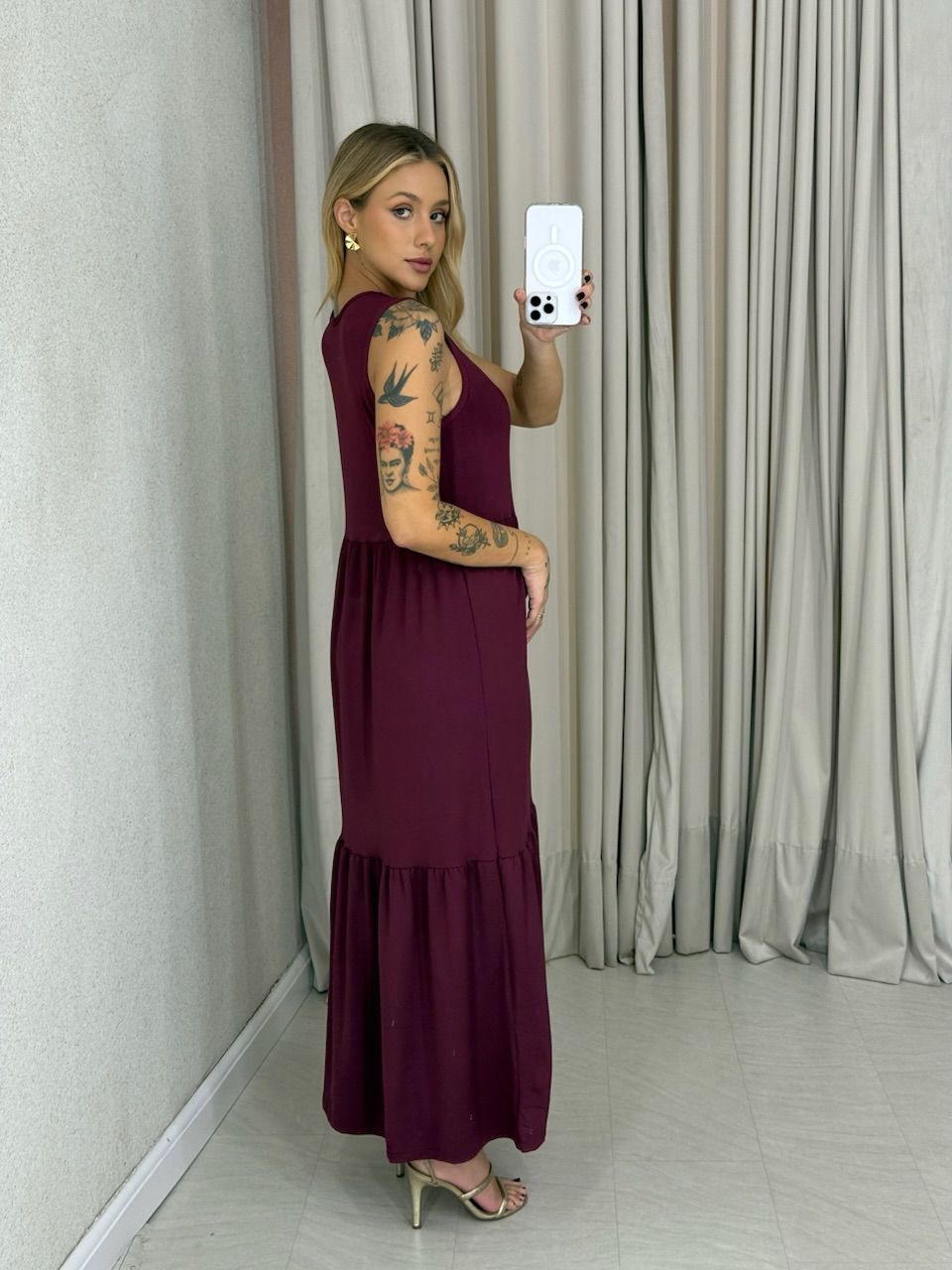 VESTIDO GILDA CAVADO VINHO