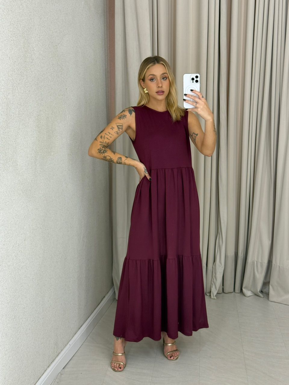 VESTIDO GILDA CAVADO VINHO - 0059440168 - CAROLLA FERRARO