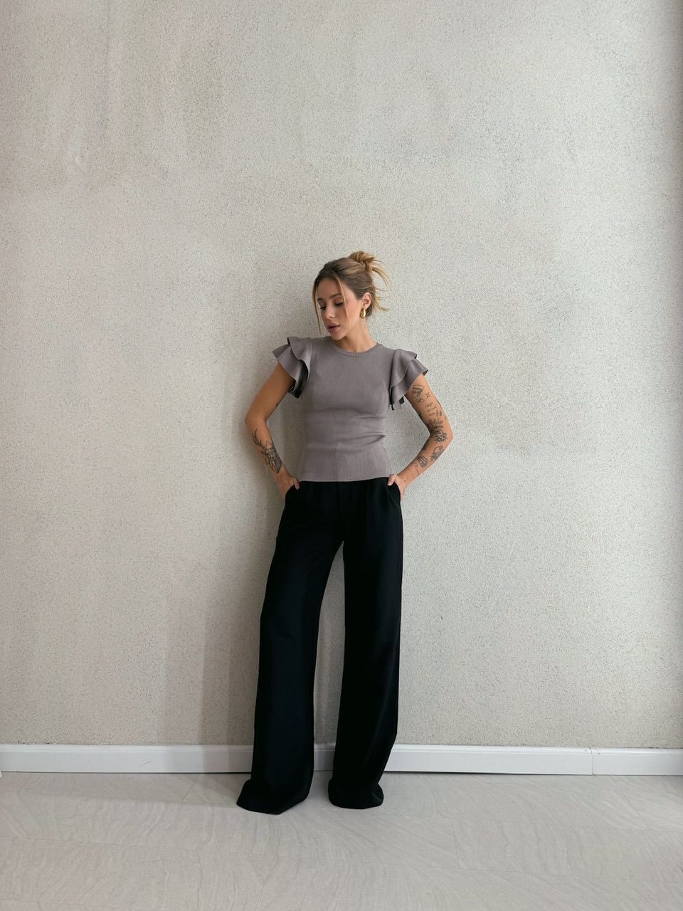 BLUSA MANGA BABADO CAQUI - 0053190096 - CAROLLA FERRARO