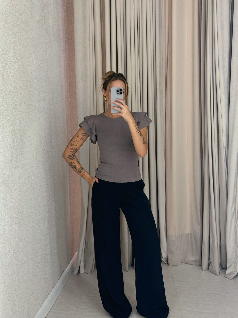 BLUSA MANGA BABADO CAQUI