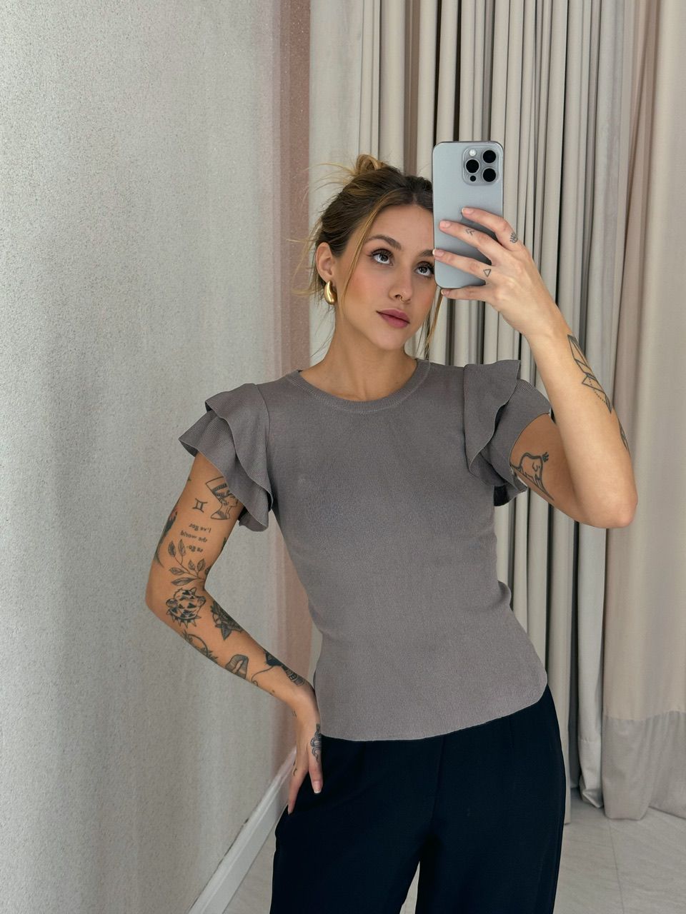 BLUSA MANGA BABADO CAQUI