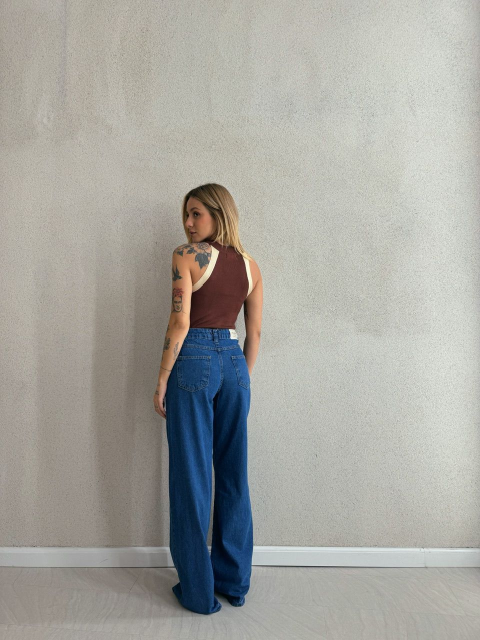BLUSA ALANA CAVADA MARROM