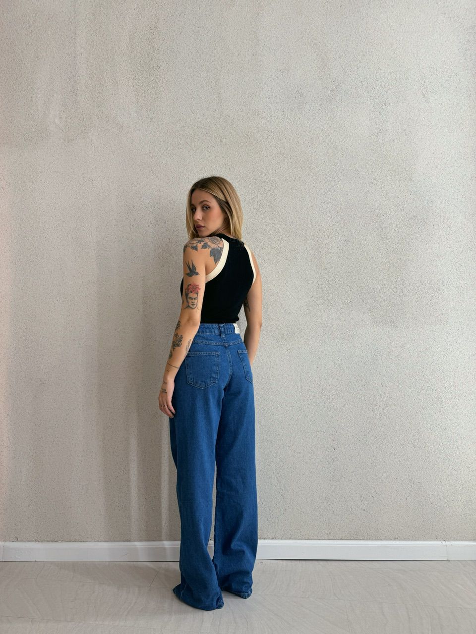 BLUSA ALANA CAVADA PRETA