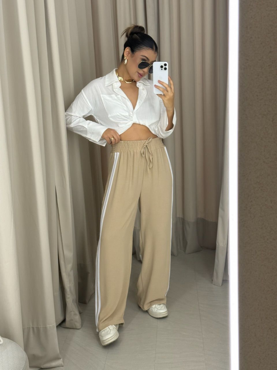 CALÇA LORENA LISTRAS AREIA