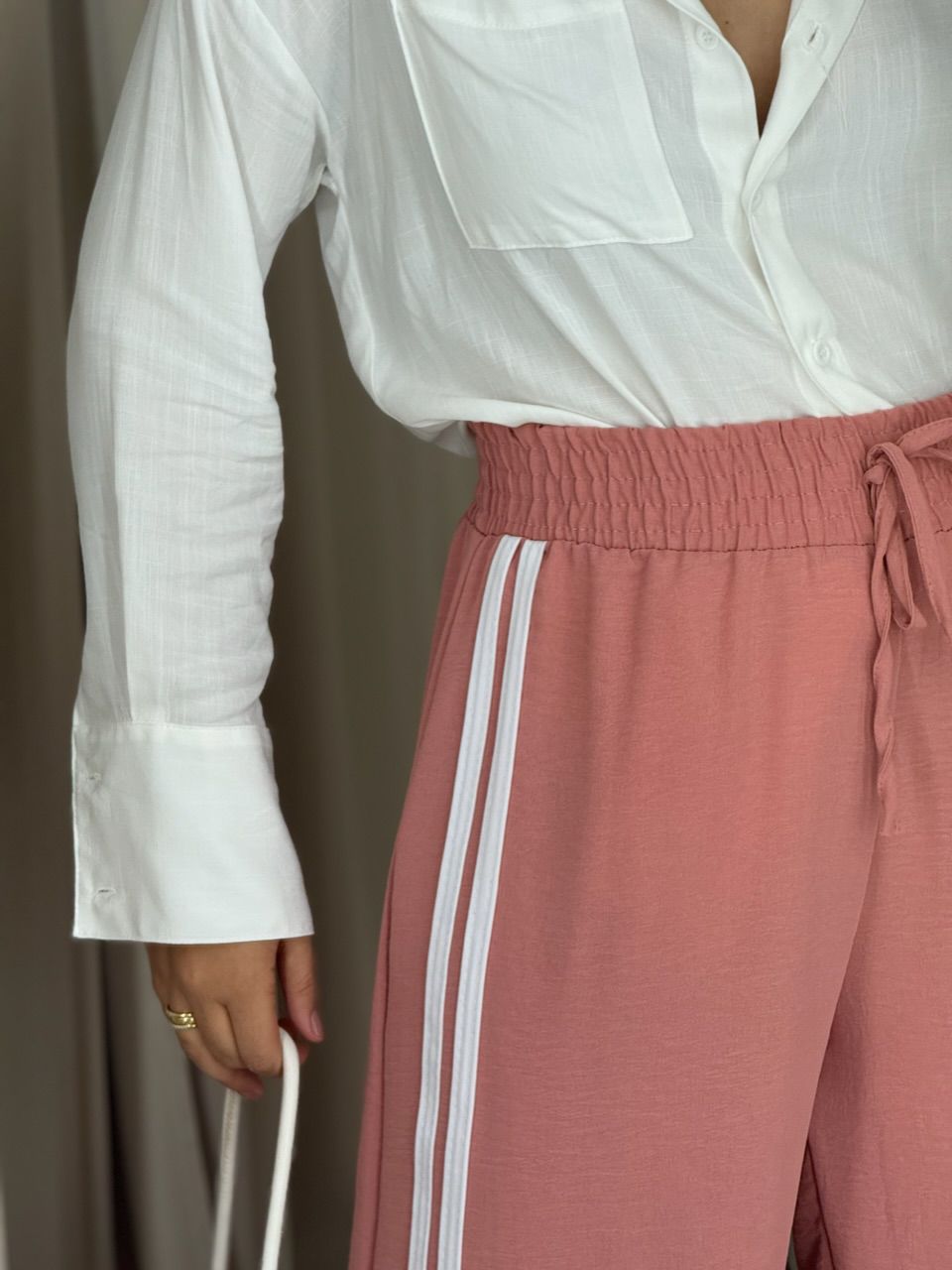CALÇA LORENA LISTRAS CORAL