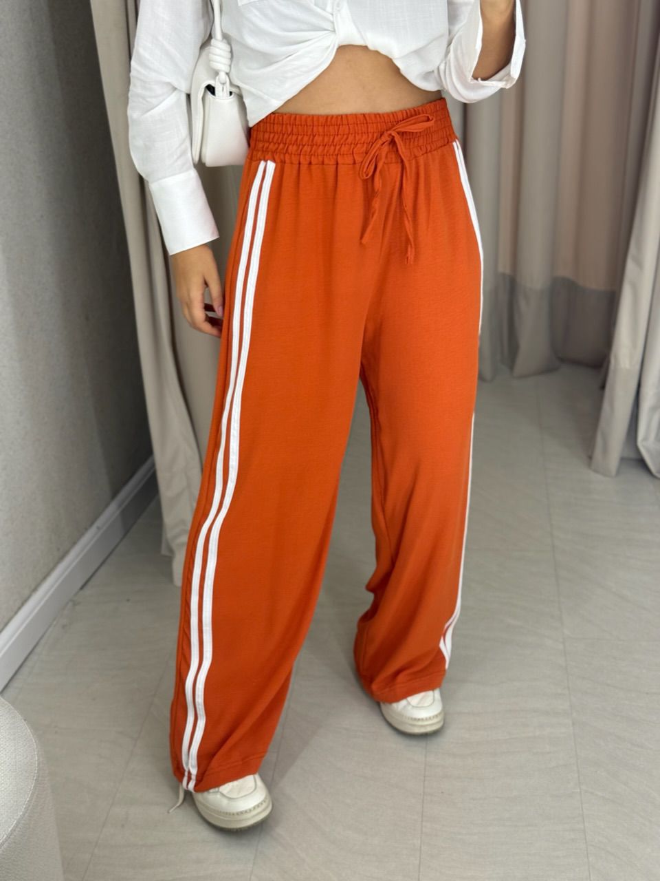 CALÇA LORENA LISTRAS LARANJA - 0066650068 - CAROLLA FERRARO
