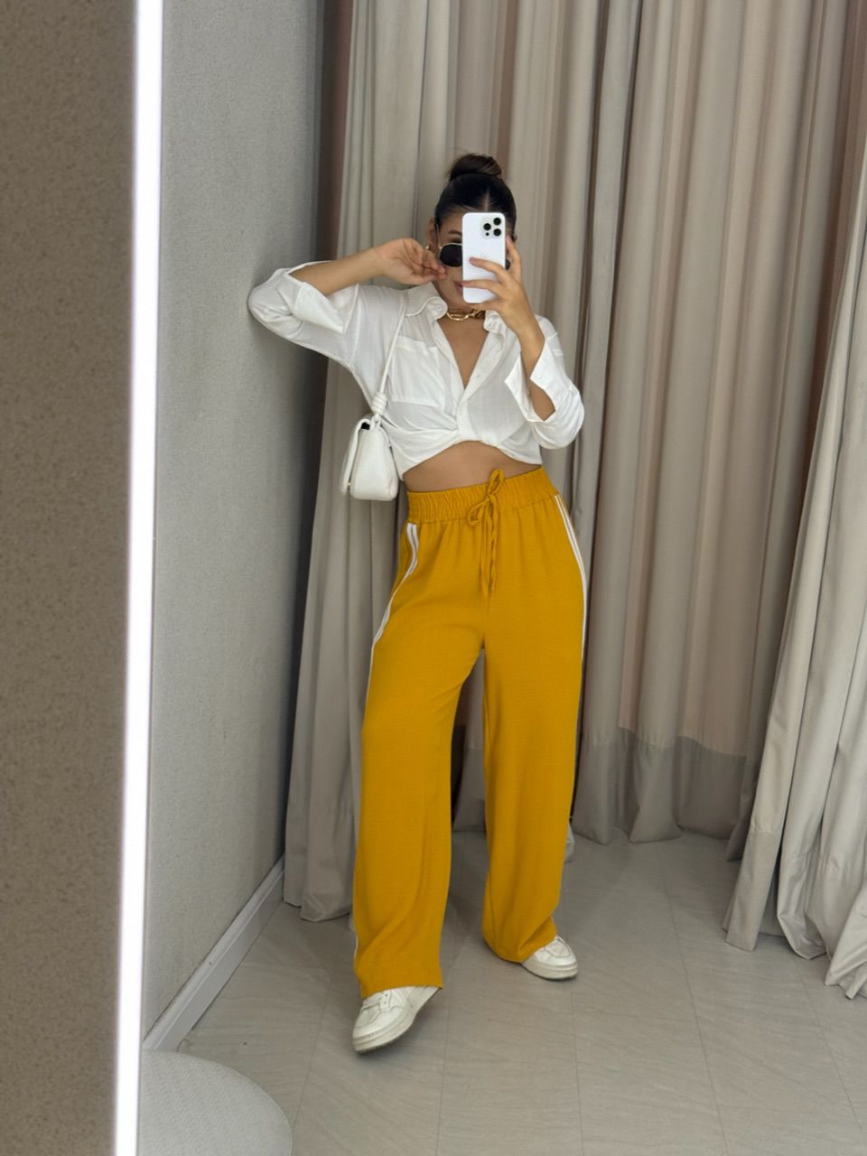 CALÇA LORENA LISTRAS MOSTARDA