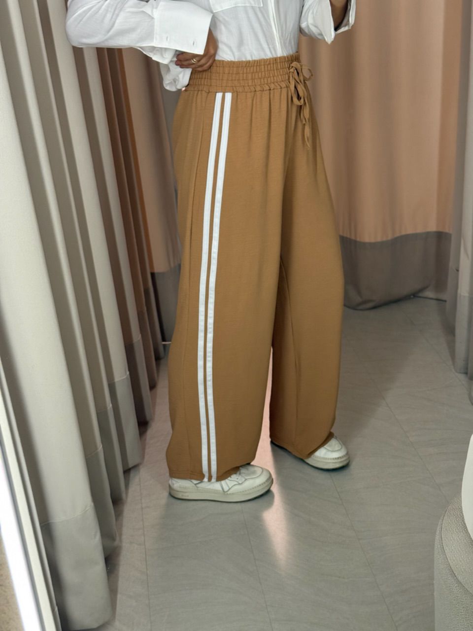 CALÇA LORENA LISTRAS NUDE