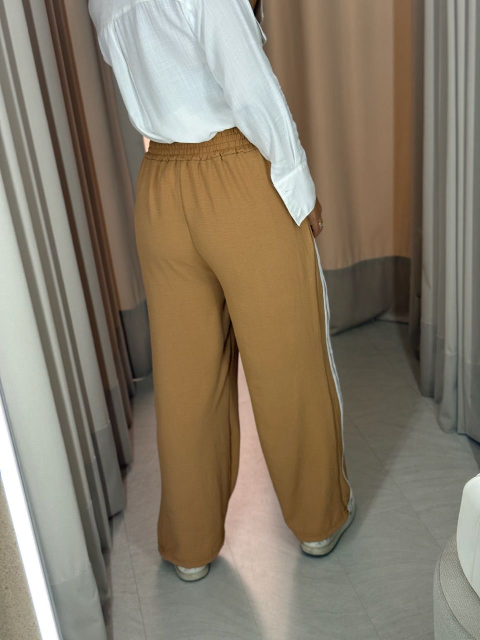 CALÇA LORENA LISTRAS NUDE