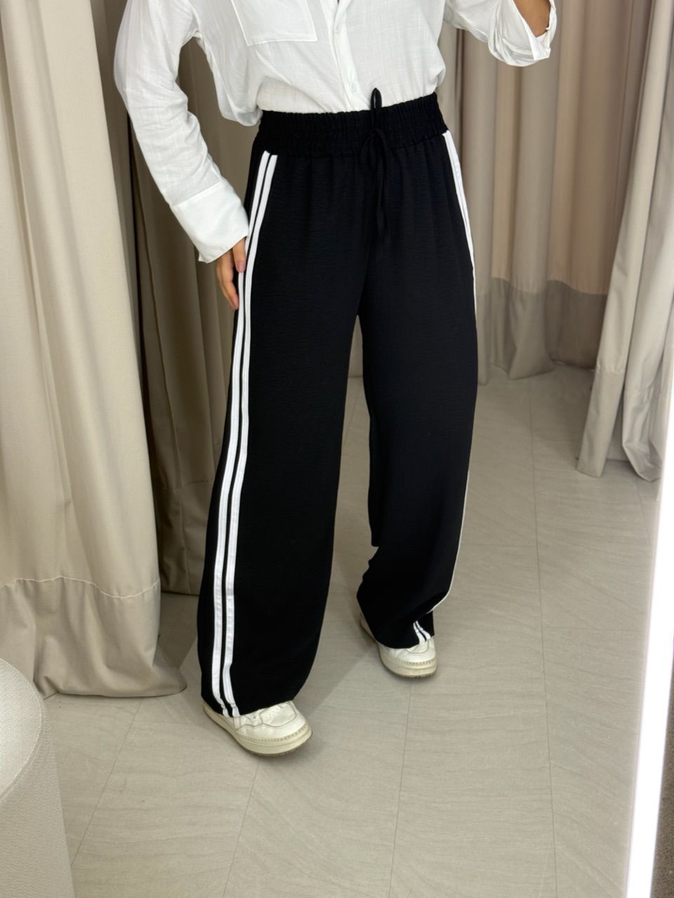 CALÇA LORENA LISTRAS PRETA - 0066650033 - CAROLLA FERRARO