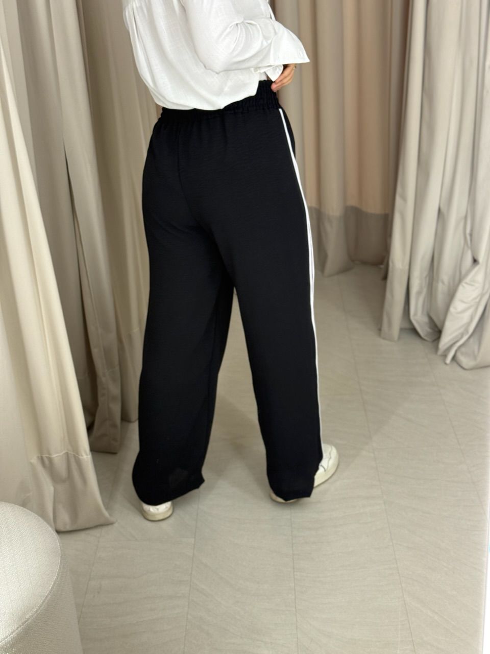CALÇA LORENA LISTRAS PRETA