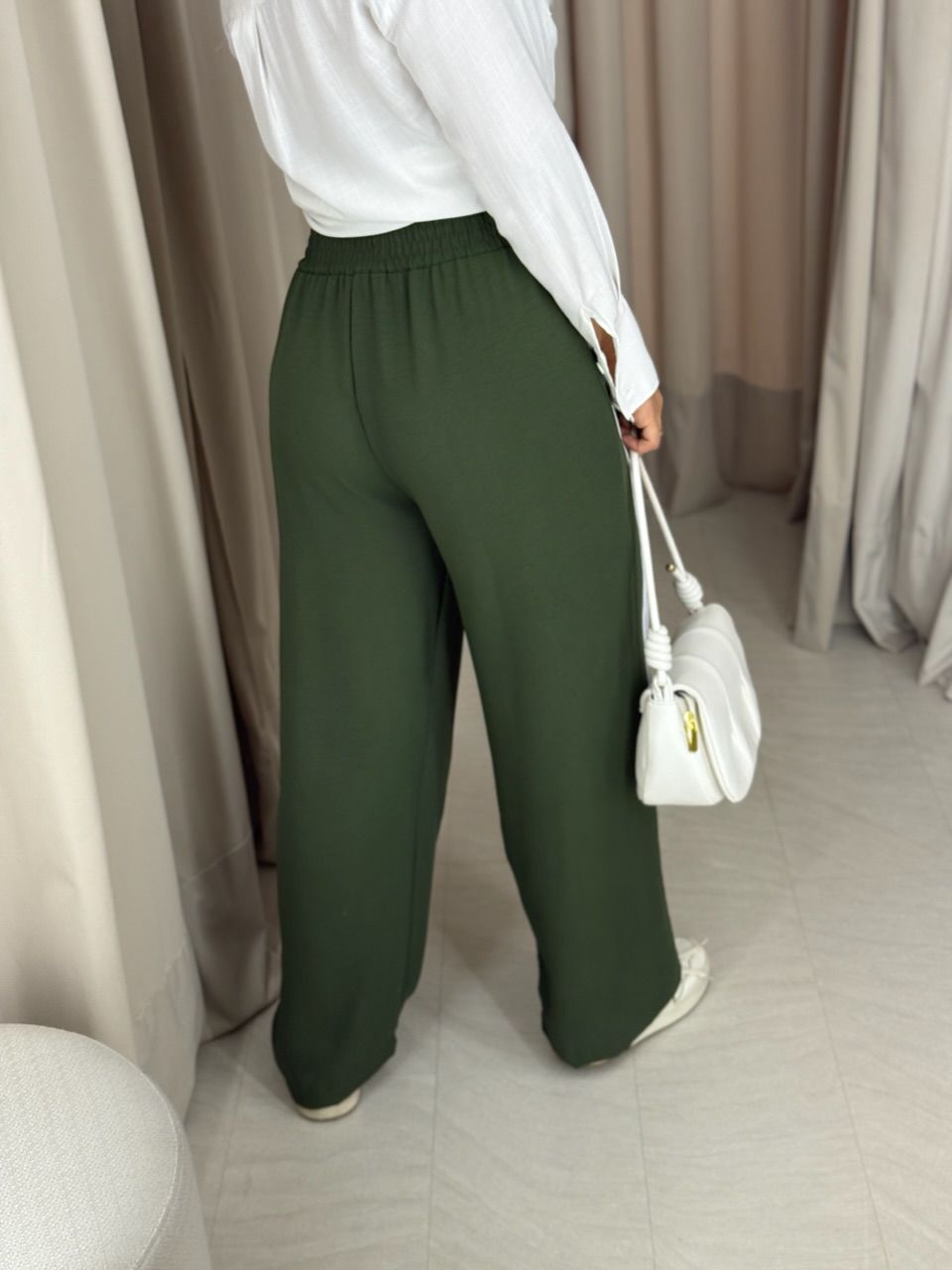 CALÇA LORENA LISTRAS VERDE MILITAR