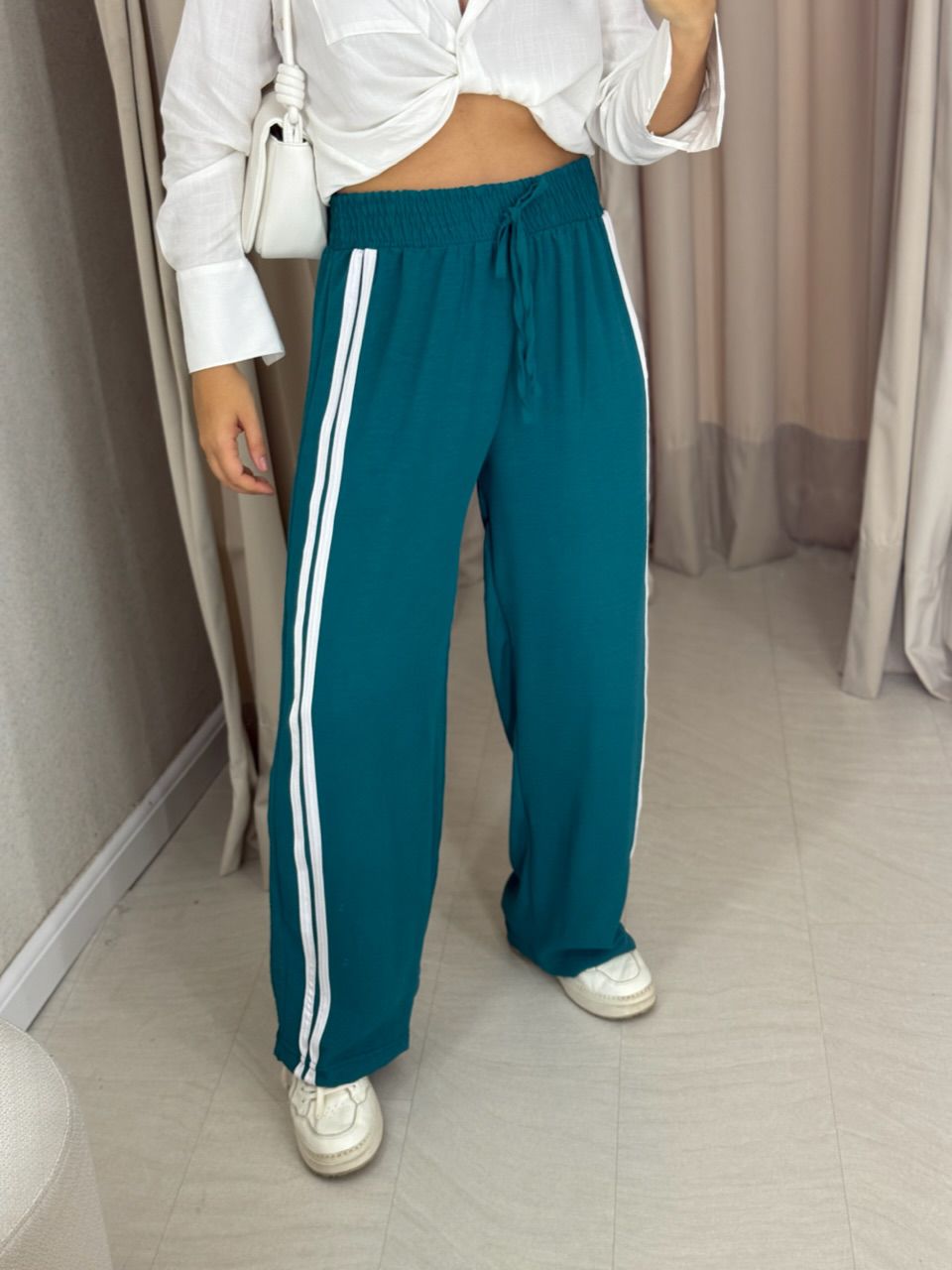 CALÇA LORENA LISTRAS VERDE - 0066650014 - CAROLLA FERRARO