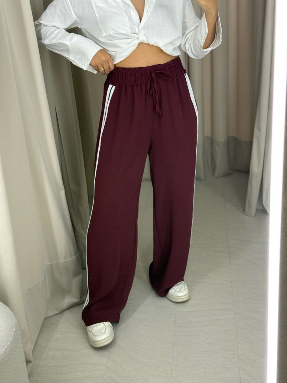 CALÇA LORENA LISTRAS VINHO