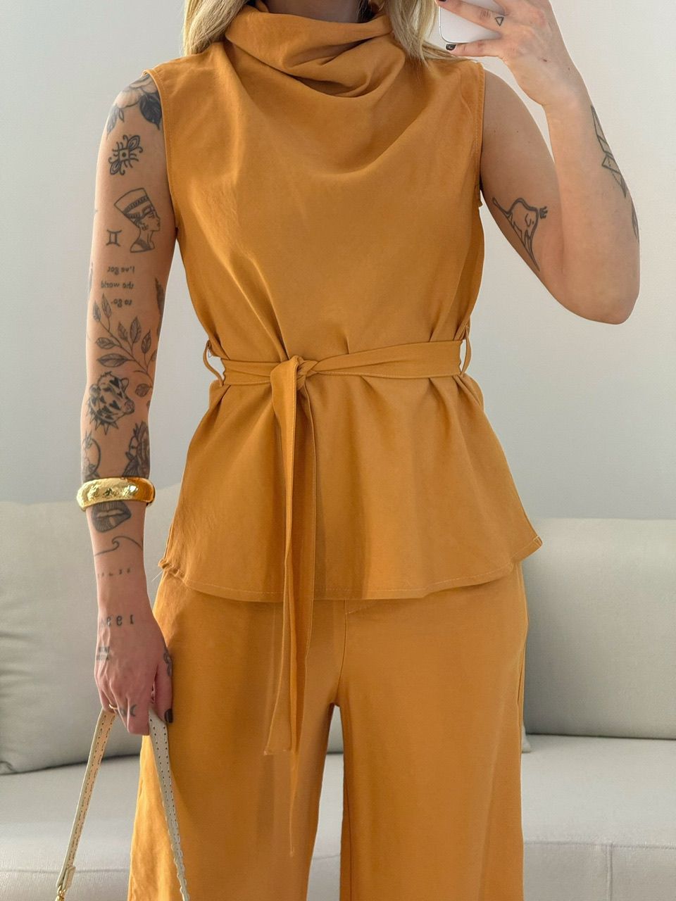 CONJUNTO ARIANA GOLA CARAMELO