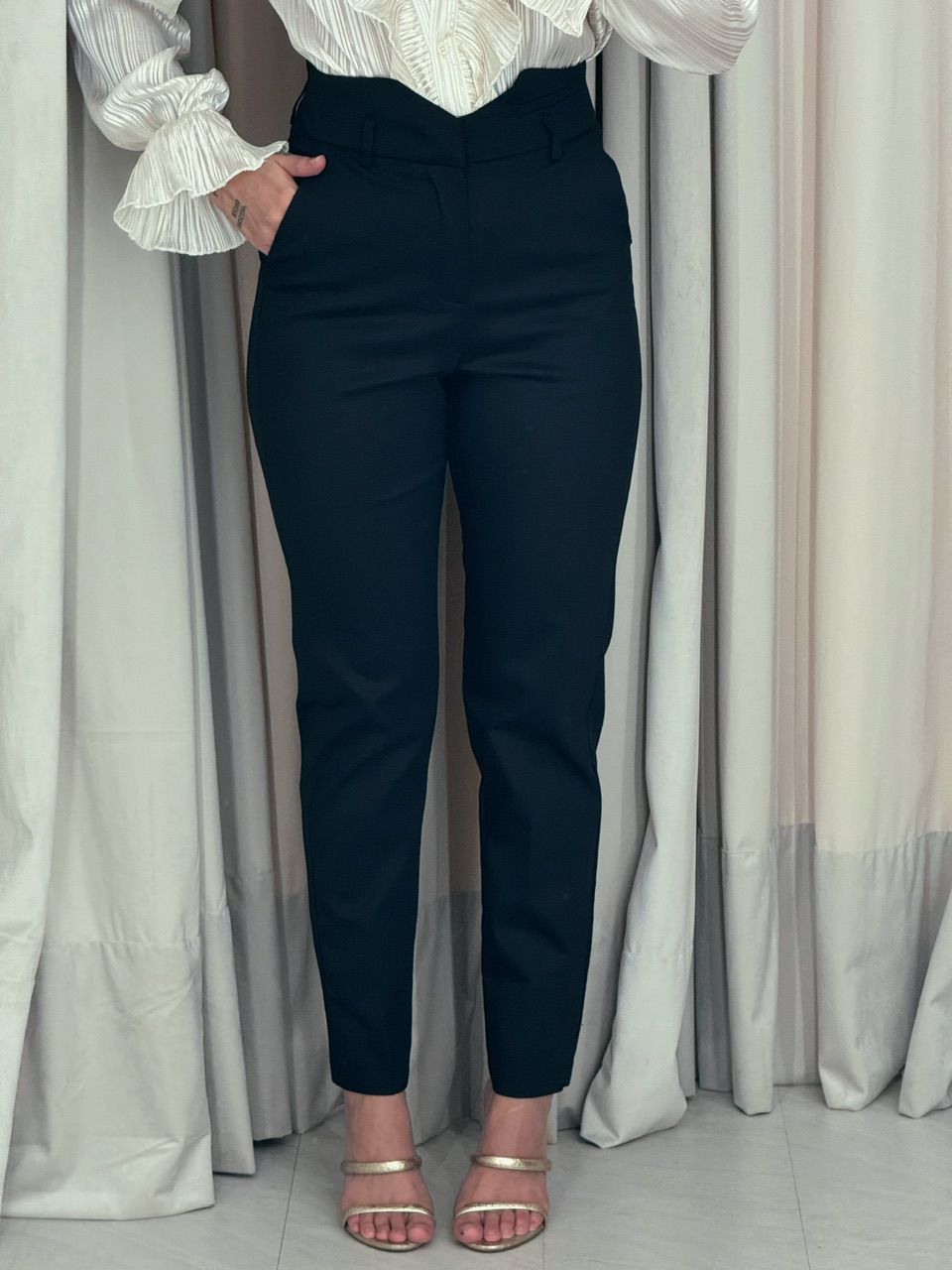 CALÇA GABRIELA SKINNY PRETA