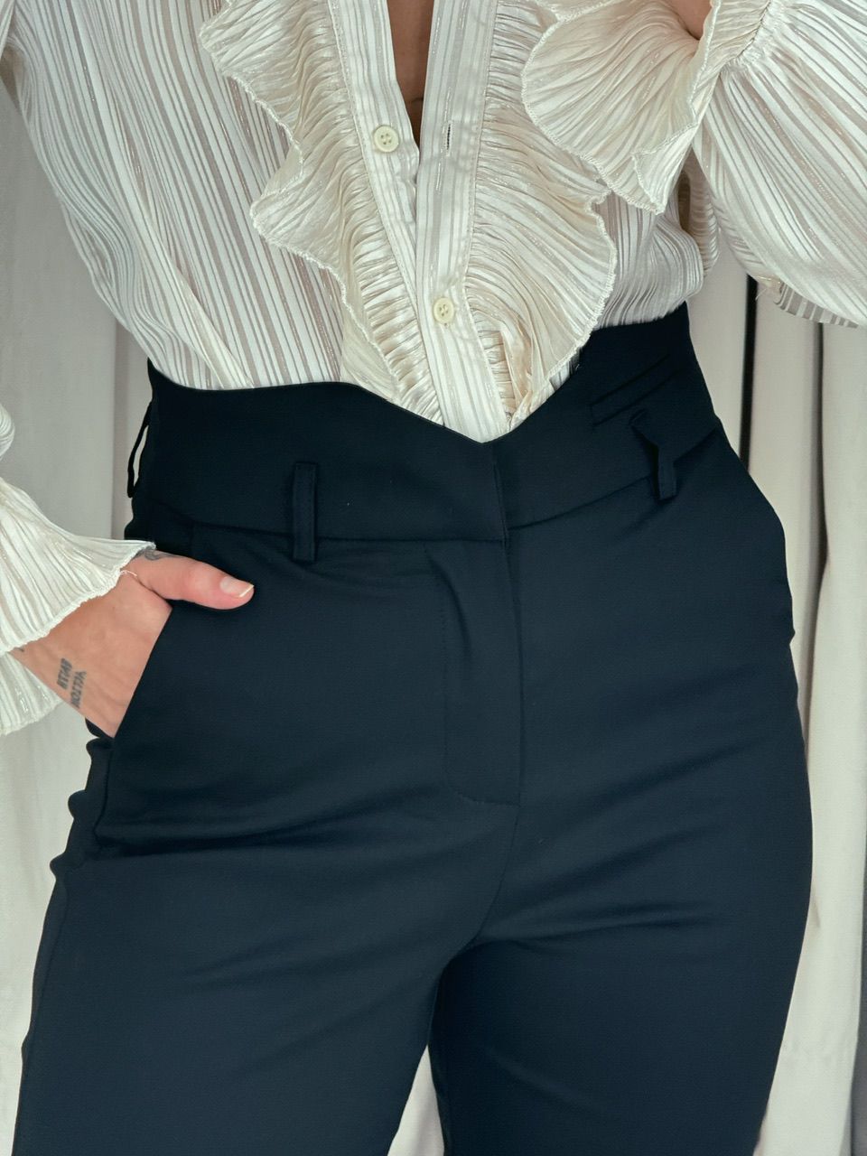 CALÇA GABRIELA SKINNY PRETA