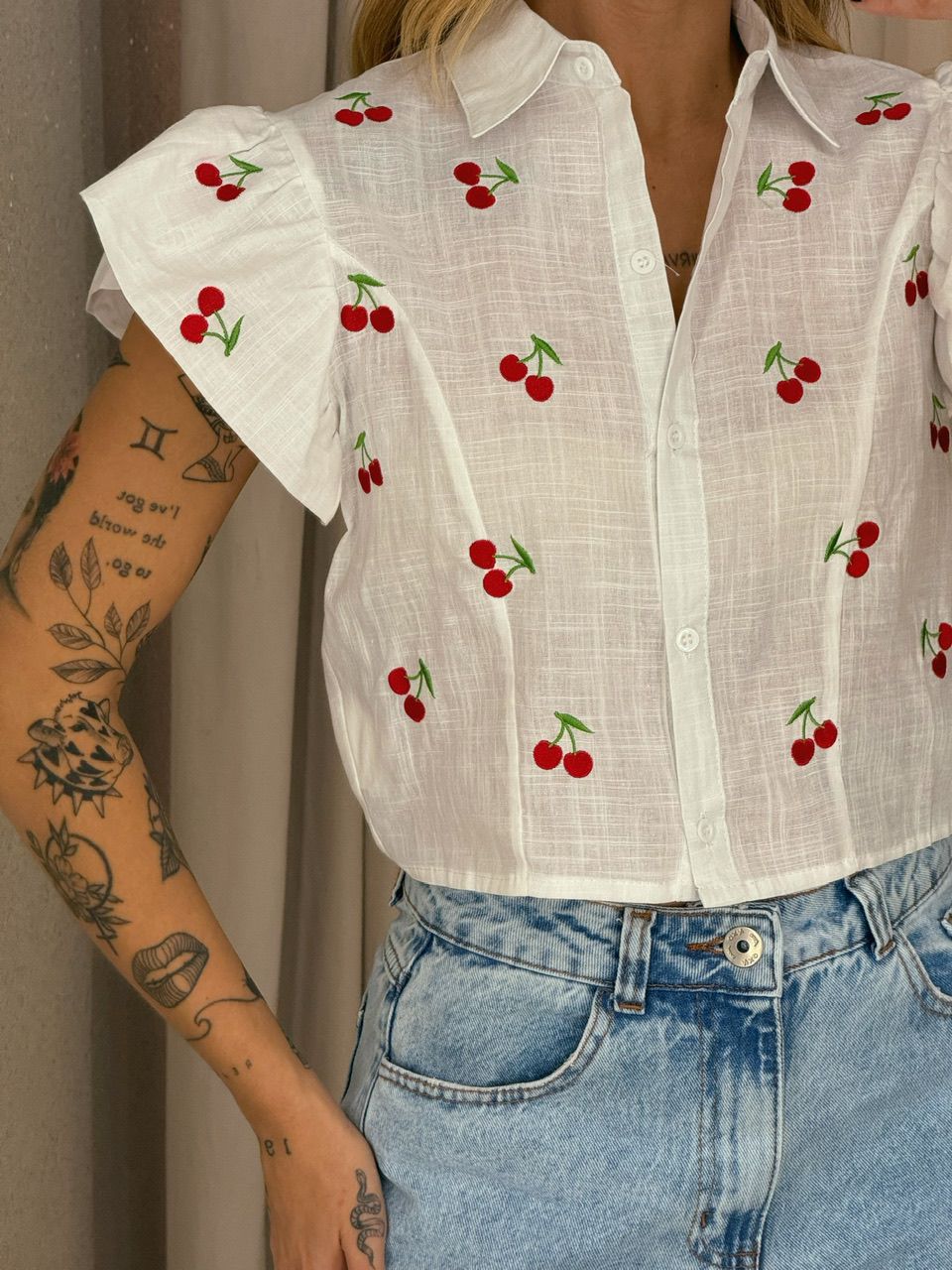 CAMISA BIA CEREJA BRANCA
